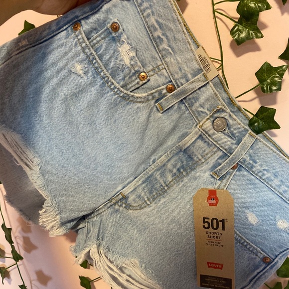 LEVIS BRAND NEW 501 SHORTS - Picture 3 of 4